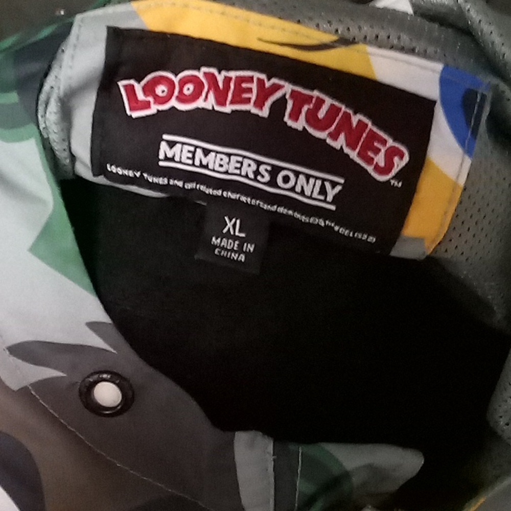 Looney Tunes Kids Jacket - Multicolor Members only best offer - Picture 9 of 9